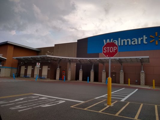 Quiet AM in the Walmart pickup stalls.