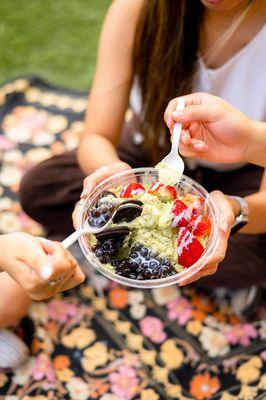 Matcha Snowyn with Oreos, Tapioca, & Strawberries