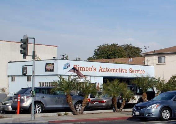 Simon's Automotive Service (exterior)