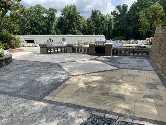 Paver patio display at Stone Center Kennesaw.