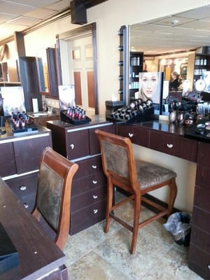 Make up station