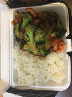 The shrimp and broccoli I got.