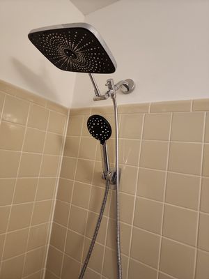 Showerhead installation