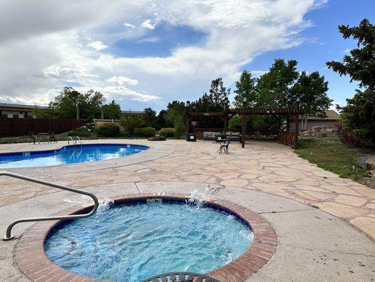 Hot tub that's cooler than pool lol