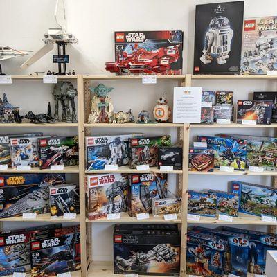 New and used sets from a variety of themes (and a lot of Star Wars!)