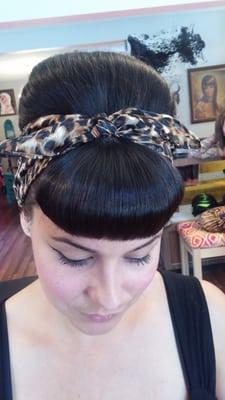 Bettie bangs on the lovely Baylee