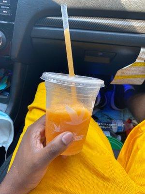 Peach mango smoothie