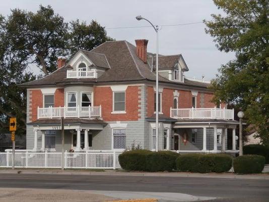 We invite you to visit us at the Salon. You've always wanted to come in and check out this 1908 Historic House.  Now you can!