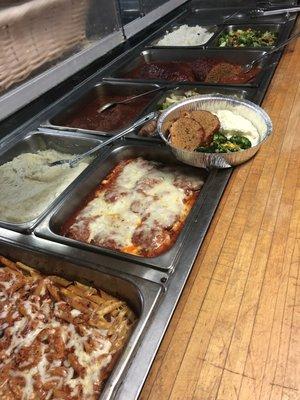 Italian, American and Spanish food served Monday to Friday.