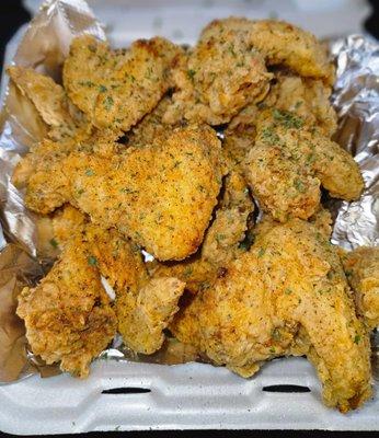 Dozen dusted wings