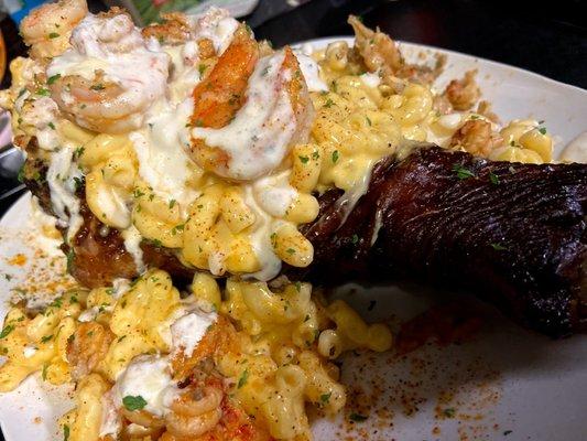 Stuffed Turkey Leg with seafood pasta