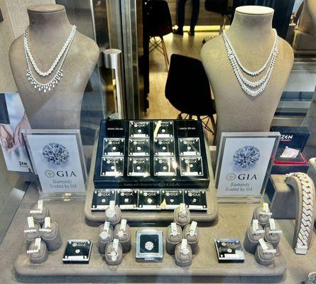 GIA certified diamonds and engagement rings