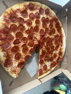 Large Pepperoni pizza