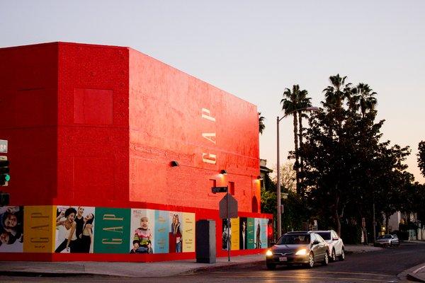 National campaign for GAP Holiday 2017: Building takeover on Sunset Blvd., Los Angeles