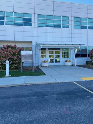 Versiti Blood Center of Wisconsin, Wauwatosa Donor Center Exterior