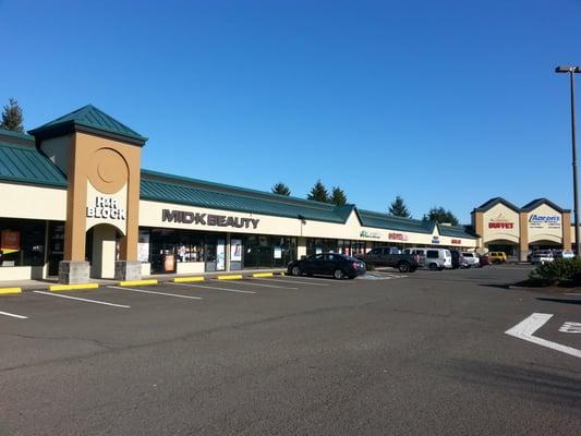 Conveniently located on the north end of the Oregon Trail Shopping Center in Gresham, on Burnside.