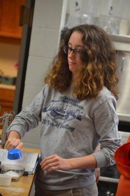 Middles grades bake apple cake for Rosh Hashanah at our Sunday Learning Opening Day, September 11, 2016.