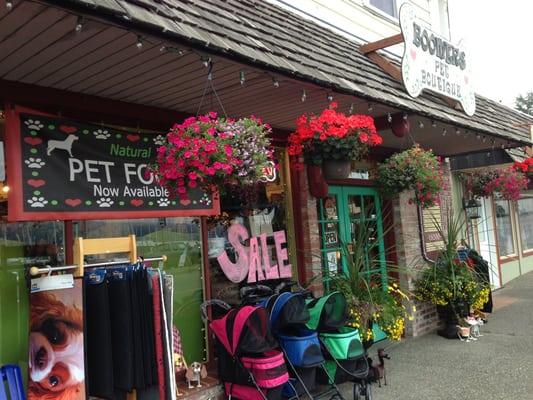 Excellent little Pet Boutique in Downtown Poulsbo.