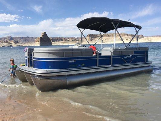 The Lowe Super Sport 230 is a mid-sized cruiser pontoon boat that offers some of the best performance & total comfort for you & your crew!