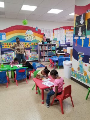 Pre k, but there are a few 2 year olds. This was a snow day, so it looks like a lot of kids stayed home.