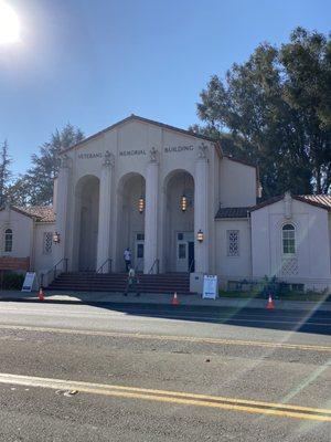 San Leandro Veterans' Memorial Building