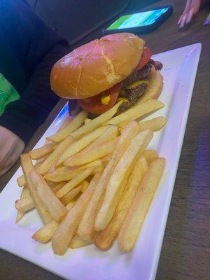 Double bacon cheeseburger w/fries