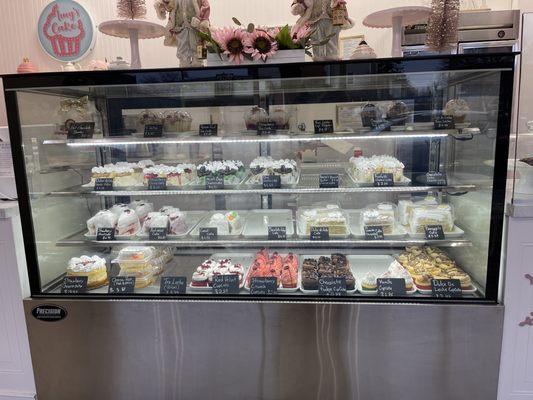 Dessert case