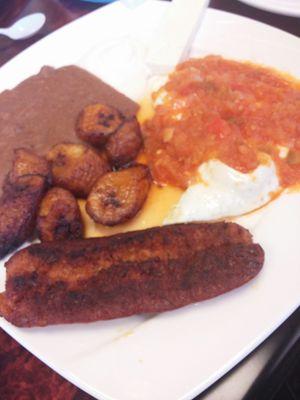 Desayunos, typical Salvadorian breakfast. Egg (Ranchero). Very good!