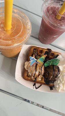 Tropical Harmony and Blooming Berry smoothies with the waffle ice cream sandwich