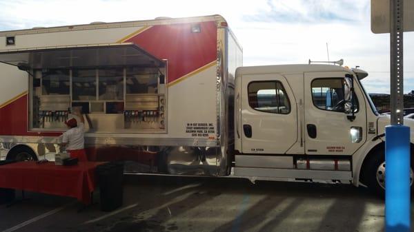 In N Out truck