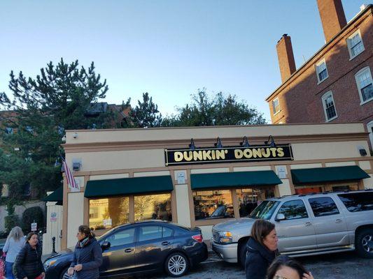 There were cops in the parking lot of this donut shop