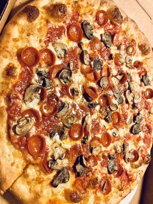 PeppShroom pizza