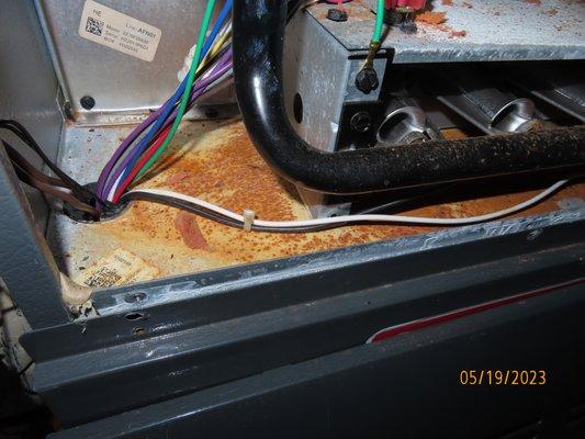 Water entering furnace cabinet.