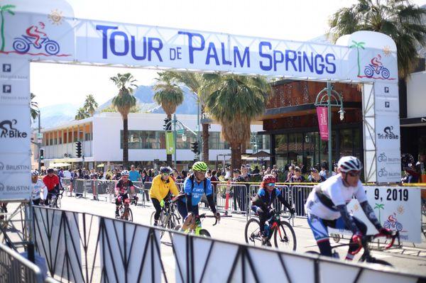 Cheering on the participants at the Tour de Palm Springs 2019