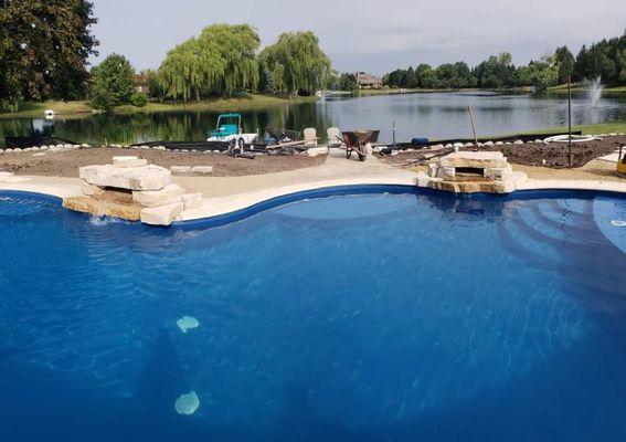 WE CAN FILL YOUR SWIMMING POOL OR POND WITH CLEAN WATER