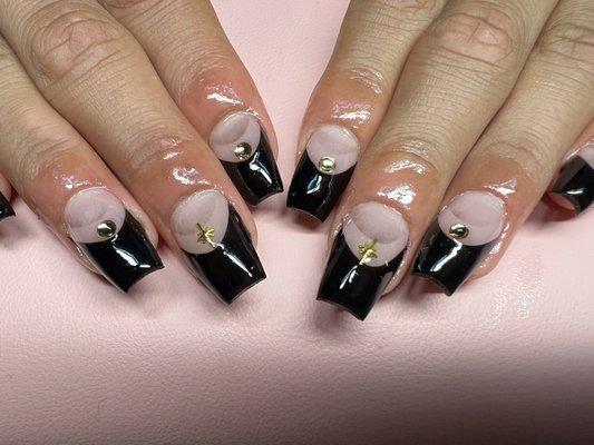 Acrylic nails with airbrush art