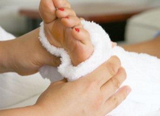 foot massage with hot towels