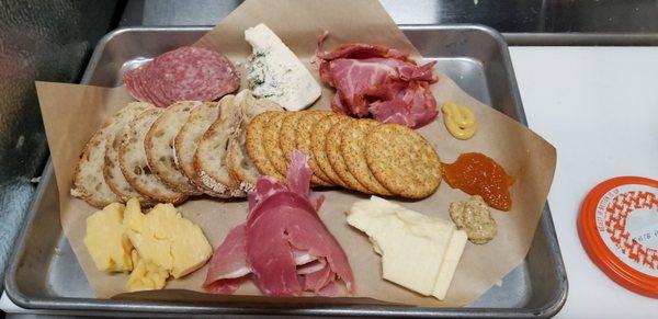 Cross-cuterie