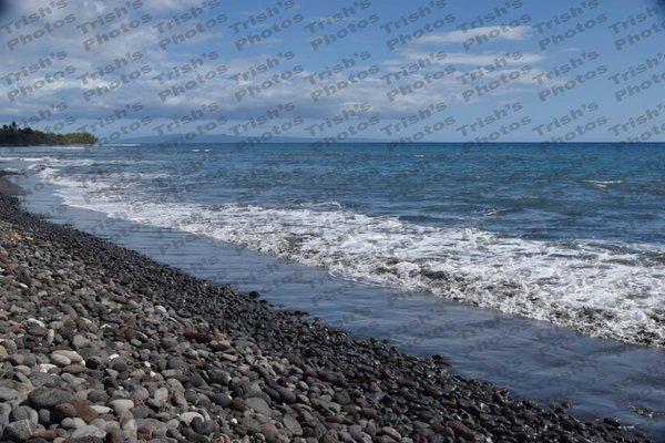 One of the many road side shore line in Maui