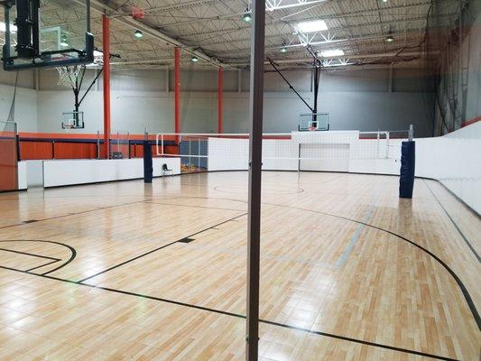 Maple Select Sport Court on the rink to create a truly multisport facility.