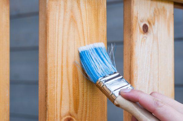 We offer fence and staining services.