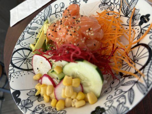 Salmon poke bowl