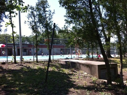 Approaching the pool from Alewife Brook Parkway