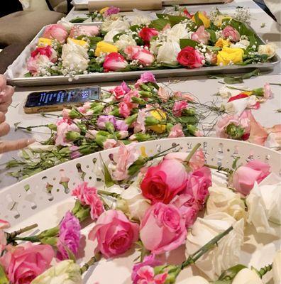 Boutonnières ready to be refrigerated