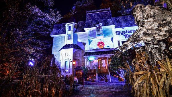 Mystery Mansion - Gatlinburg Haunts Walking Ghost Tour