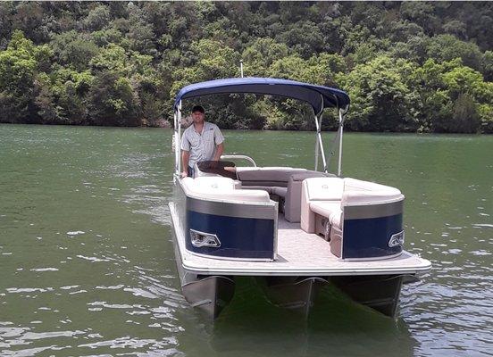 26' pontoon boat.  14 passengers + Captain. Available on Lake Austin and Lake Travis