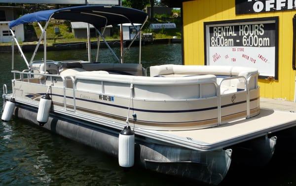 26 Ft. Tritoon Luxuary Party Boat