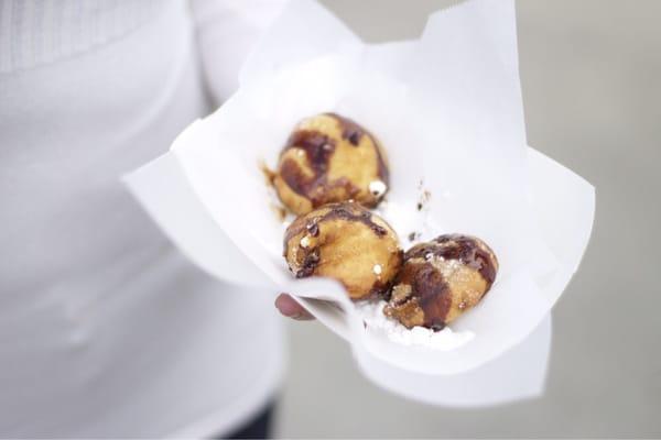 This place should be called "Deep Fried Oreos" !