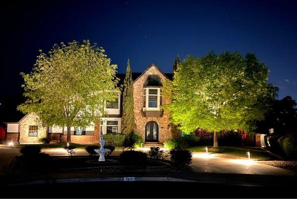 Front pathlights and architectural lighting