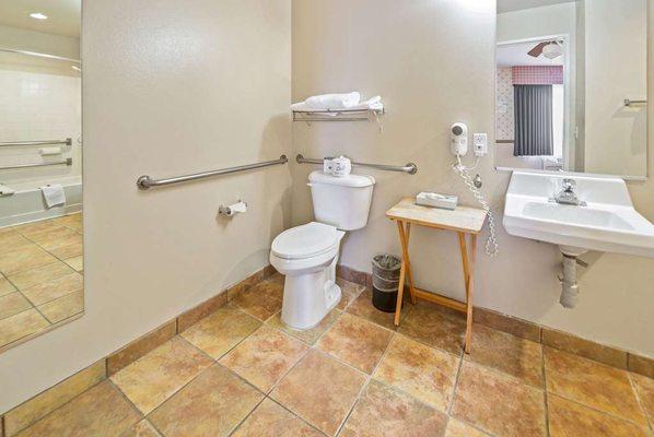 Guest room bath